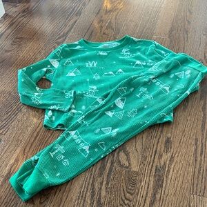 Wondershop Green Patterned Kids Pajama Set